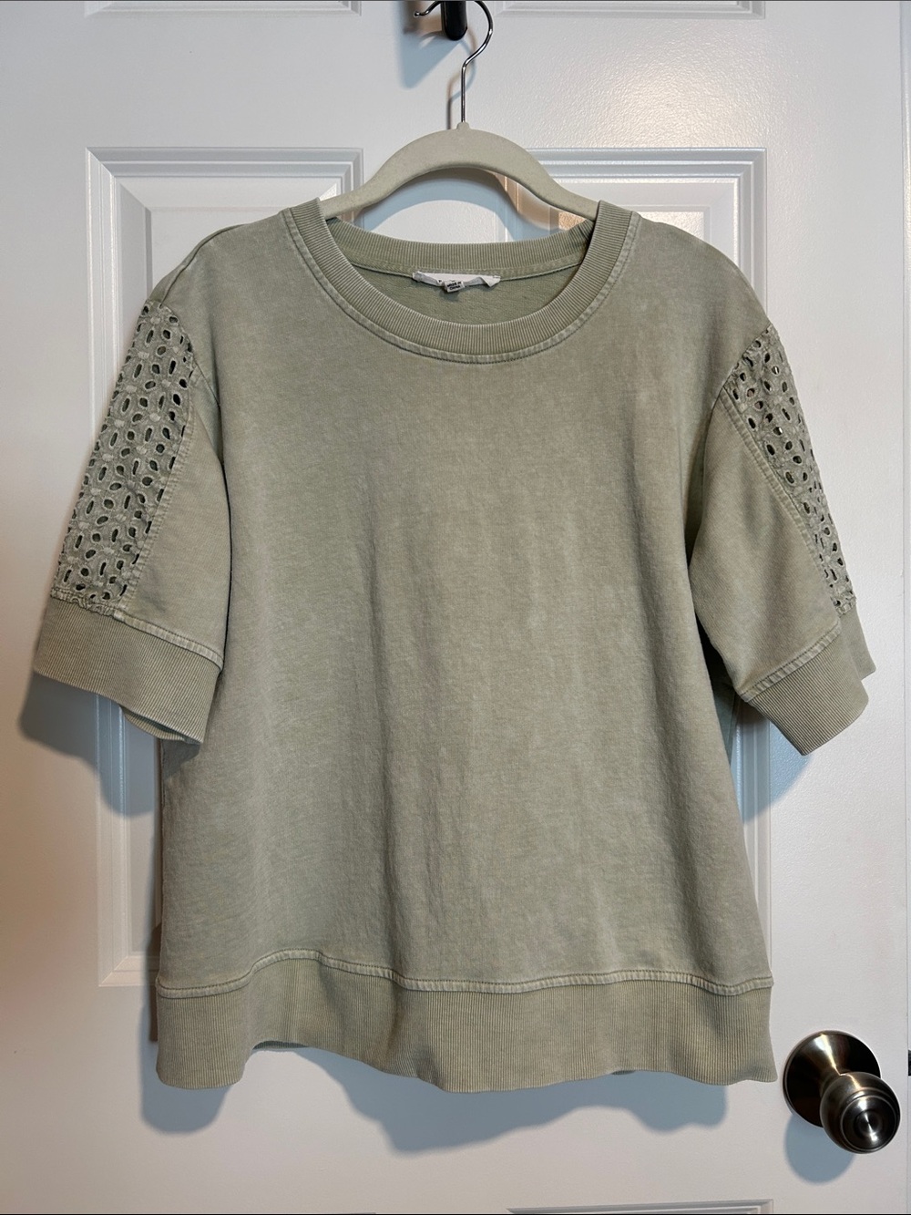 Jane & Delancey Sage Short-Sleeve Sweatshirt with Eyelet Sleeves Women's Medium